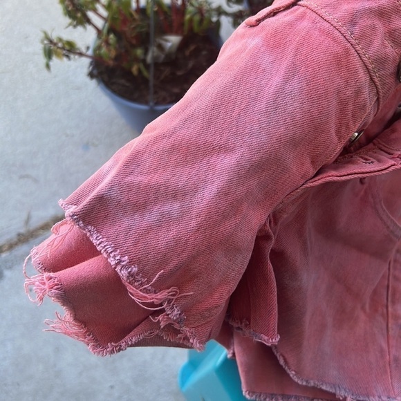 Levi’s Cutoff Shorts Premium Pink Low Rise Raw Hem Denim Jean Size 26 - Picture 15 of 16
